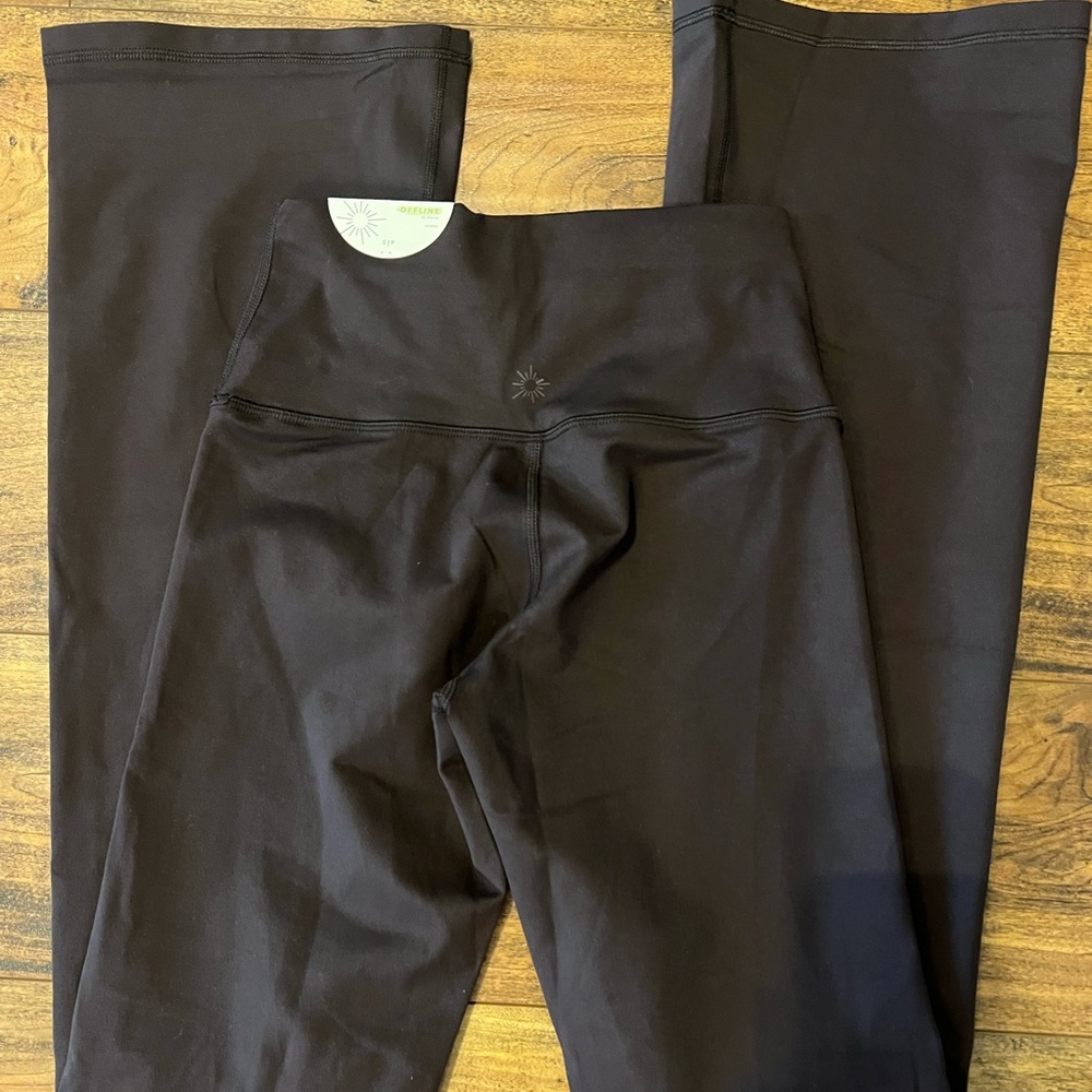 AERIE OFFLINE HUGGER BOOTCUT LEGGINGS CHOCOLATE BROWN SMALL NWT - Picture 2 of 6